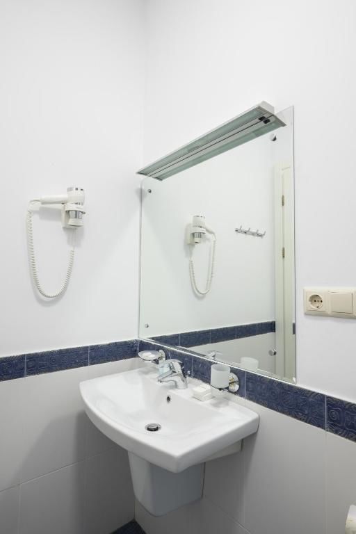 Отель Rustaveli Hotel Тбилиси-75