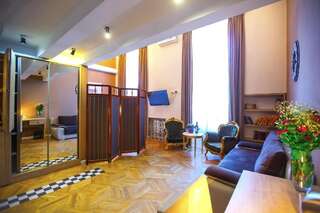 Отель Rustaveli Hotel Тбилиси Апартаменты с балконом-1