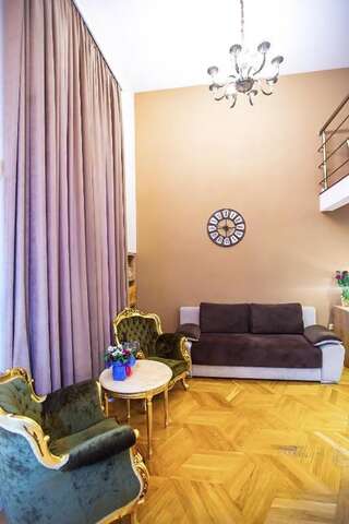Отель Rustaveli Hotel Тбилиси Апартаменты с балконом-9